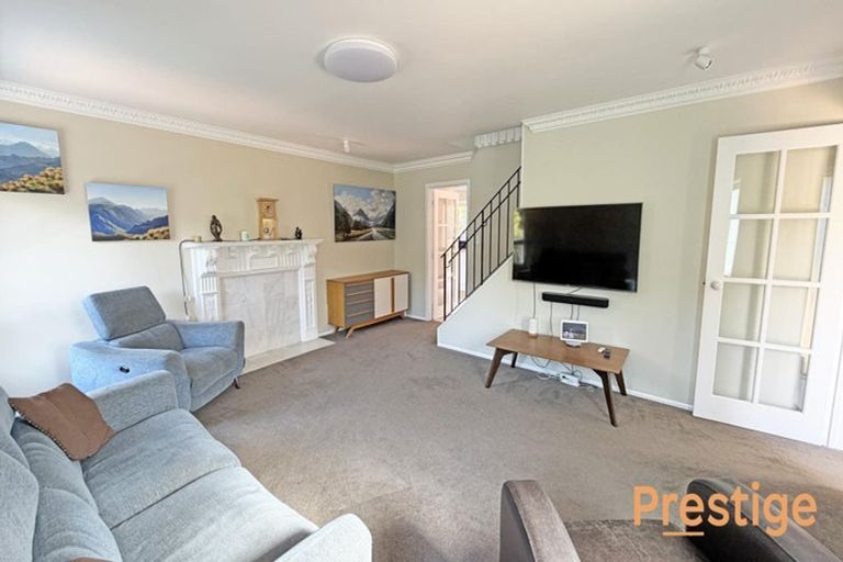 Photo of property in 29 Holyoake Place, Chatswood, Auckland, 0626