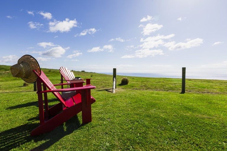 Photo of property in 23 Netherton Road, Omakere, 4271