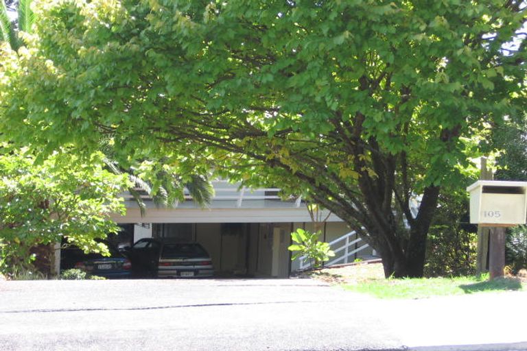 Photo of property in 105 Cliff View Drive, Green Bay, Auckland, 0604