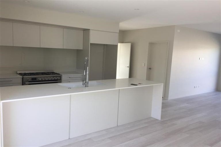 Photo of property in 8 Gelderland Way, Karaka, Papakura, 2113