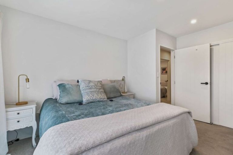 Photo of property in 50 Ascension Crescent, Orewa, 0931