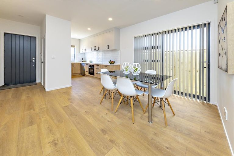 Photo of property in 9 Tapuwae Way, Mangere Bridge, Auckland, 2022