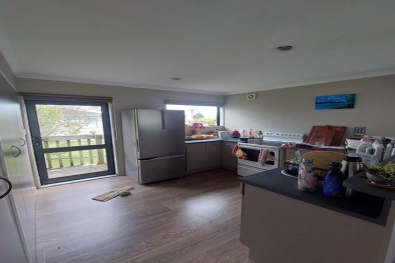 Photo of property in 28 Marcel Place, Glenfield, Auckland, 0629