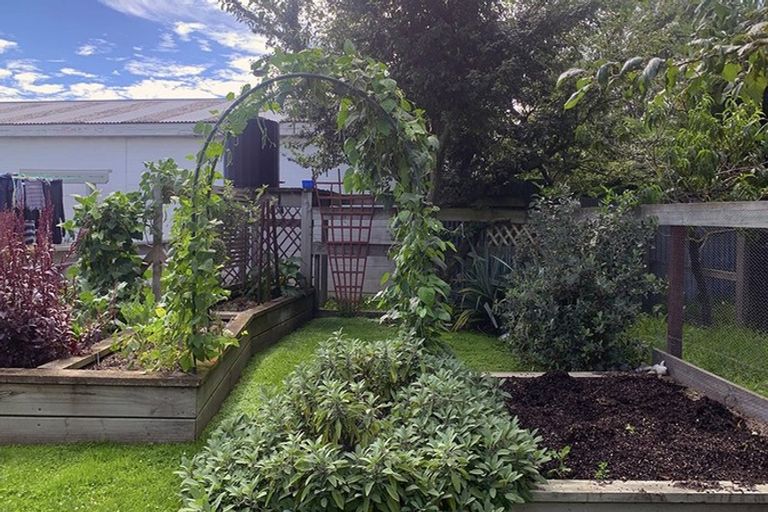 Photo of property in 8 Pound Road, Leeston, 7632