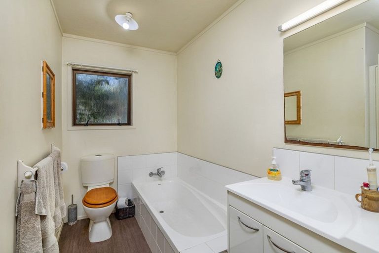 Photo of property in 6 Tuatahi Place, Kerikeri, 0230
