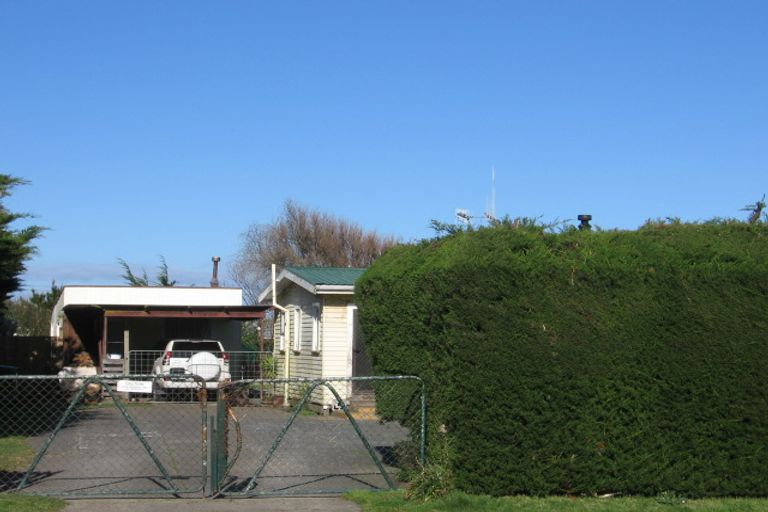 Photo of property in 24 Roore Street, Foxton Beach, Foxton, 4815