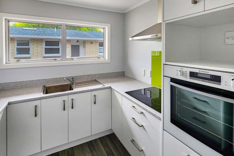 Photo of property in 2 Ferretti Grove, Avalon, Lower Hutt, 5011