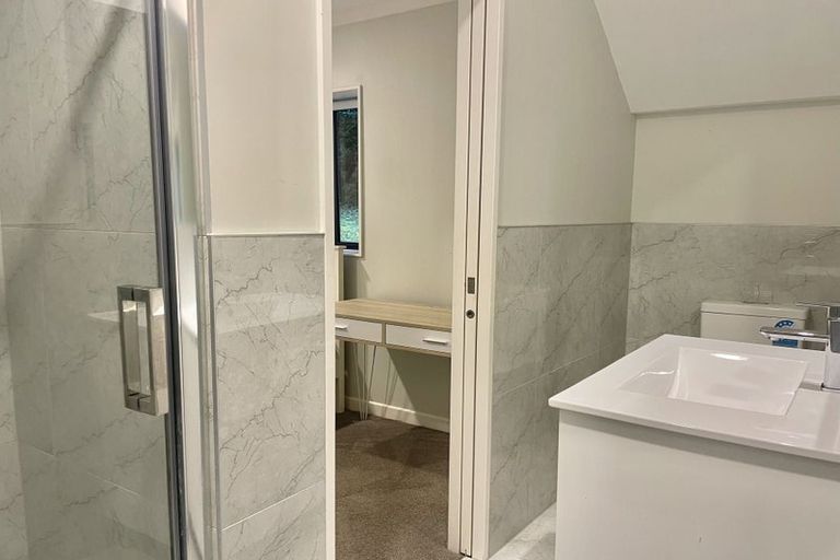 Photo of property in 21a Fairmount Road, Titirangi, Auckland, 0604