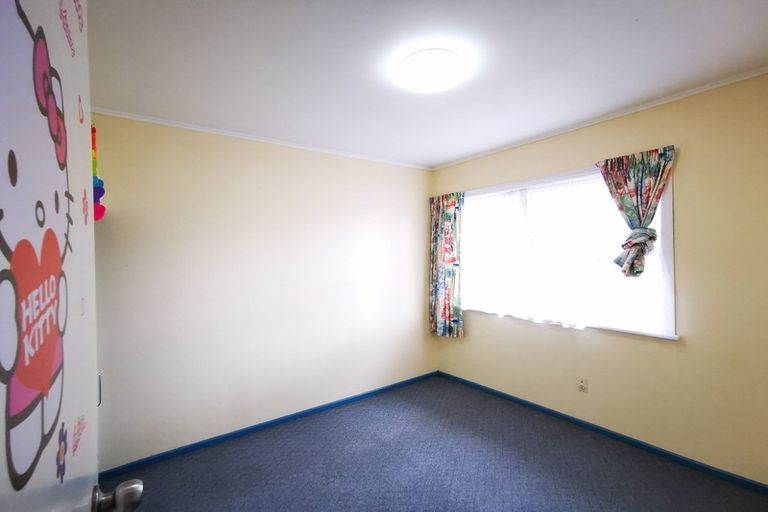 Photo of property in 1/88 Tirimoana Road, Te Atatu South, Auckland, 0602