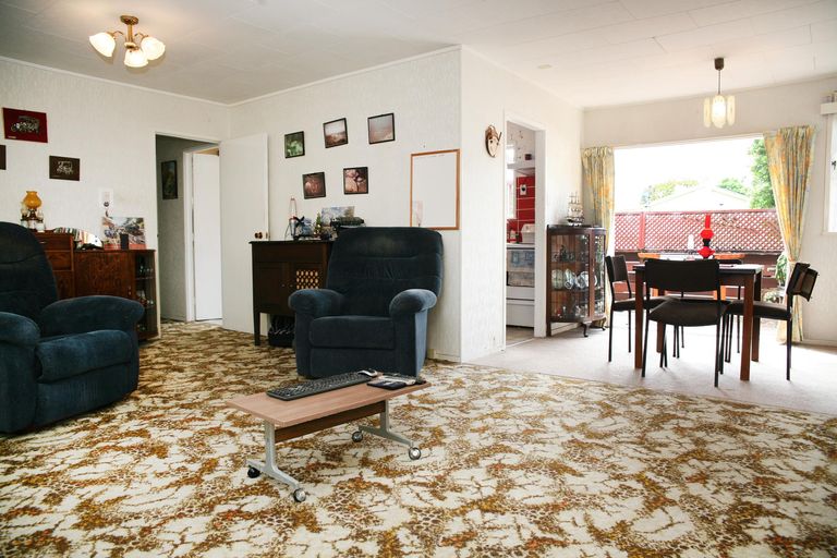 Photo of property in 43 Redcrest Avenue, Red Hill, Papakura, 2110