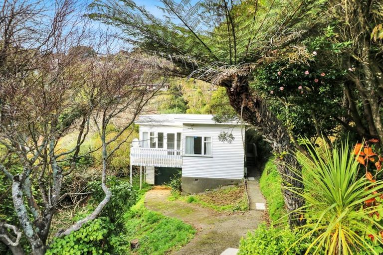 Photo of property in 12 Lytton Street, Wadestown, Wellington, 6012