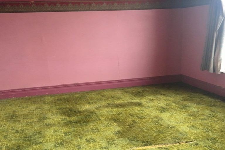 Photo of property in 33 Reid Road, South Dunedin, Dunedin, 9012