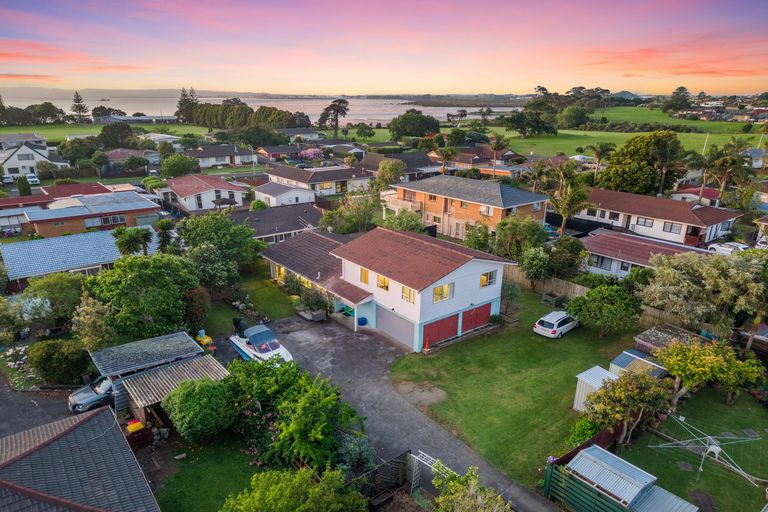 Photo of property in 13 Huber Street, Weymouth, Auckland, 2103