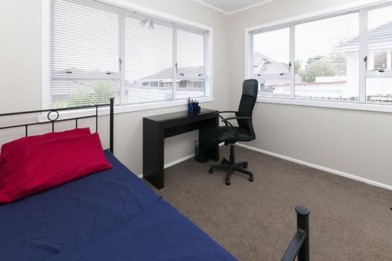 Photo of property in 1/28 Bleakhouse Road, Howick, Auckland, 2014