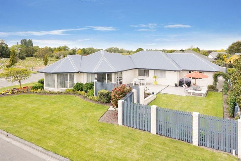 Photo of property in 10 Courtenay Drive, Kaiapoi, 7630