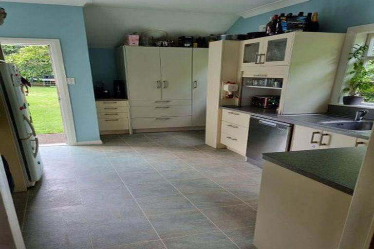 Photo of property in 132 Wellington Road, Paekakariki, 5034