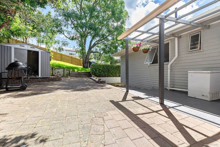 Photo of property in 32 Normanton Street, Glenfield, Auckland, 0629