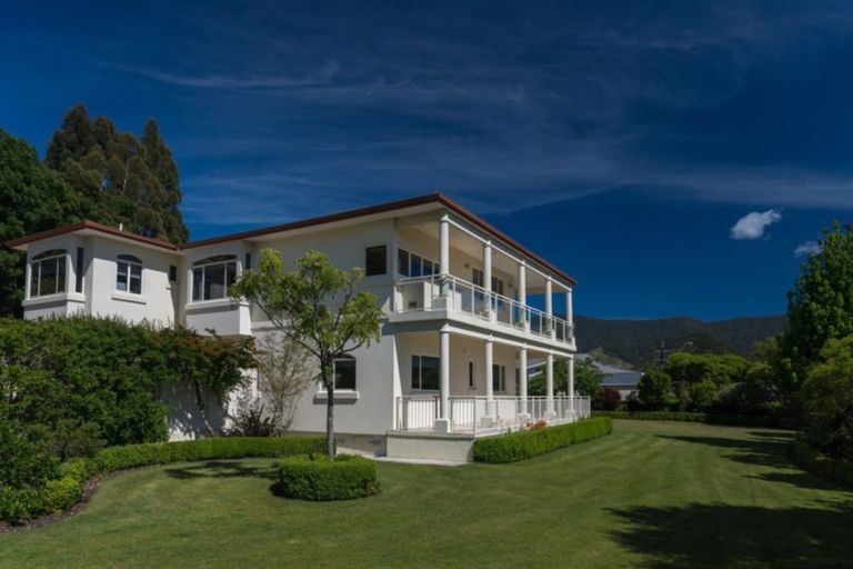 Photo of property in 97 Main Road, Havelock, 7100