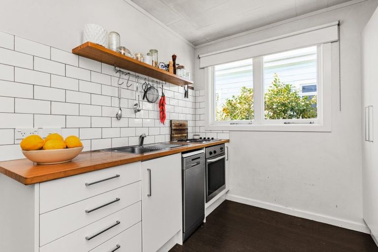 Photo of property in 95 Wellesley Road, Napier South, Napier, 4110