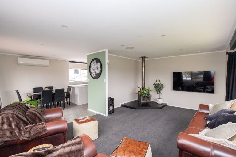 Photo of property in 20 Miller Place, Ngatea, 3503