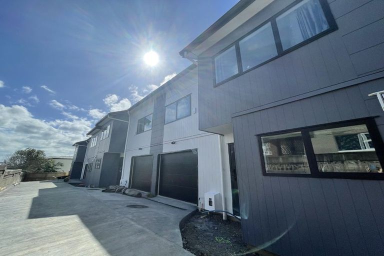 Photo of property in 12a Sea Spray Drive, Bucklands Beach, Auckland, 2012