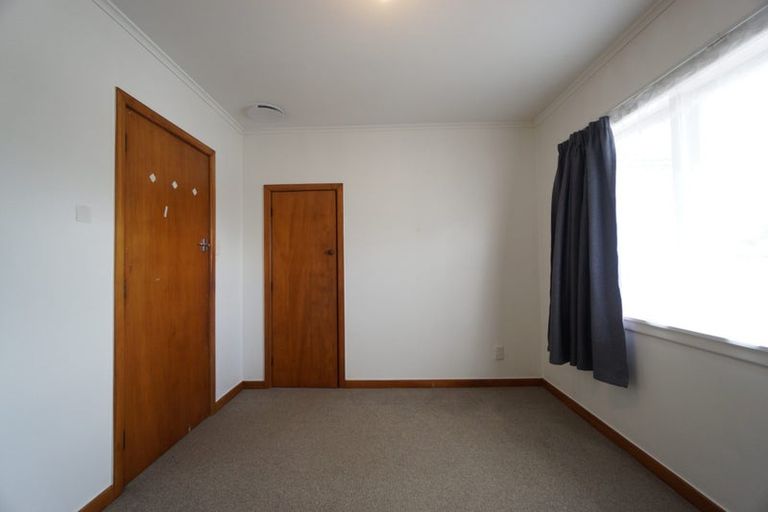 Photo of property in 494 Blockhouse Bay Road, Blockhouse Bay, Auckland, 0600