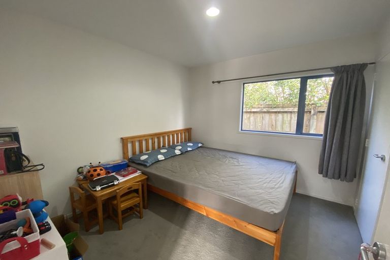 Photo of property in 1/19 Lowtherhurst Road, Massey, Auckland, 0614