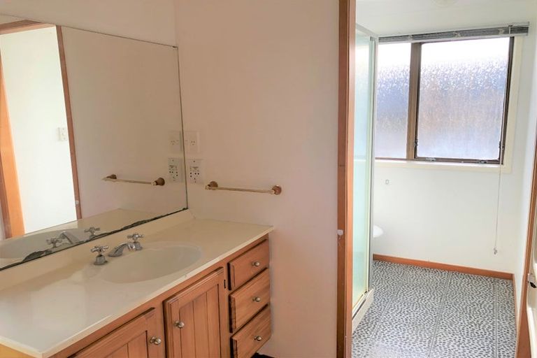 Photo of property in 34 Oliver Road, Eastern Beach, Auckland, 2012