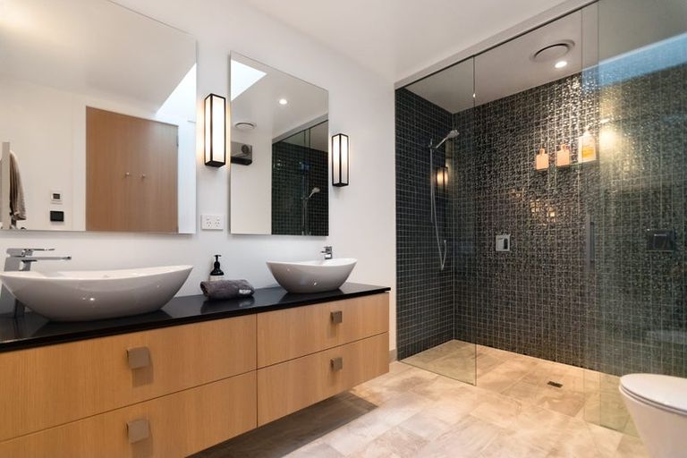 Photo of property in 5 Ogilvie Lane, Arrowtown, 9371