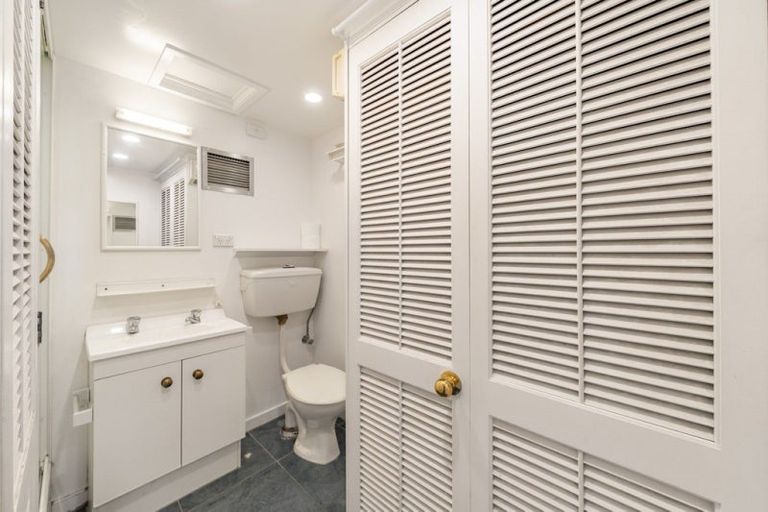 Photo of property in Grosvenor Flats, 19 Cottleville Terrace, Thorndon, Wellington, 6011