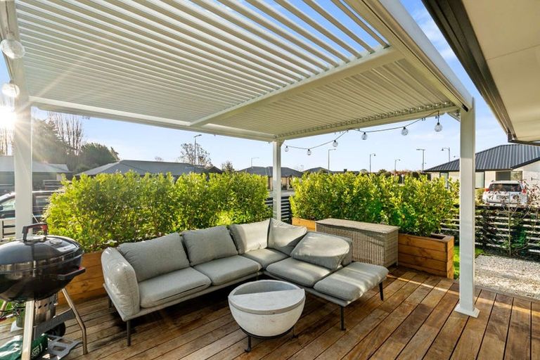 Photo of property in 2 Arabella Crescent, Yaldhurst, Christchurch, 8042