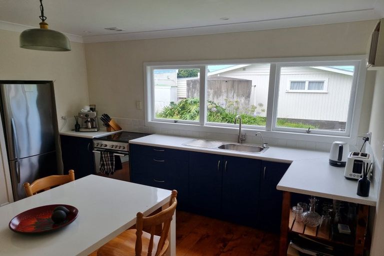 Photo of property in 38 Hauraki Road, Leigh, Warkworth, 0985