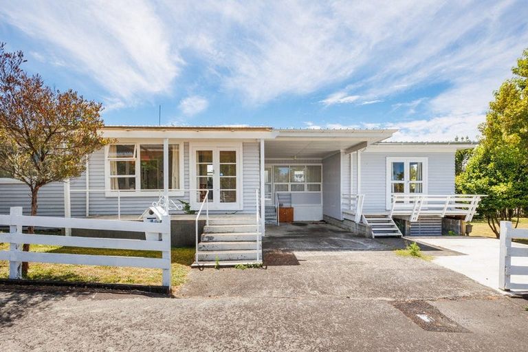 Photo of property in 2 Signal Street, Marton, 4710