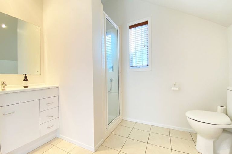 Photo of property in 2 Brassey Road, Birkenhead, Auckland, 0626