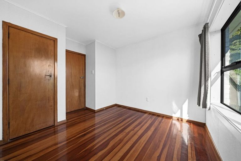 Photo of property in 26 Millbrook Road, Henderson, Auckland, 0612