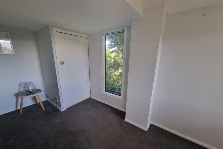 Photo of property in 20 Bay Lair Grove, Island Bay, Wellington, 6023