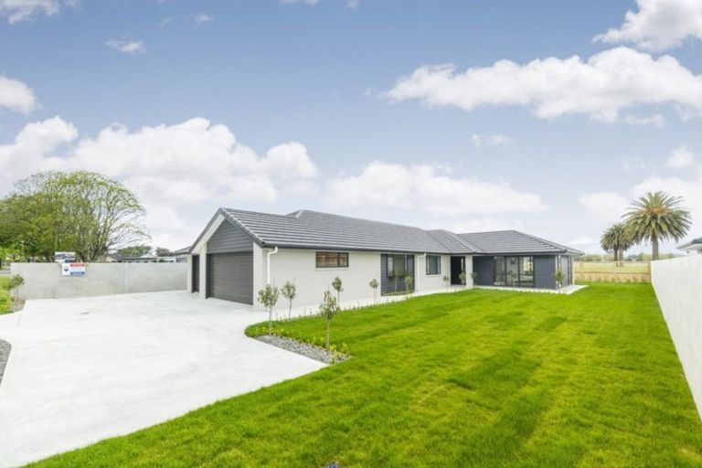 Photo of property in 5 Grand Oaks Drive, Awapuni, Palmerston North, 4412