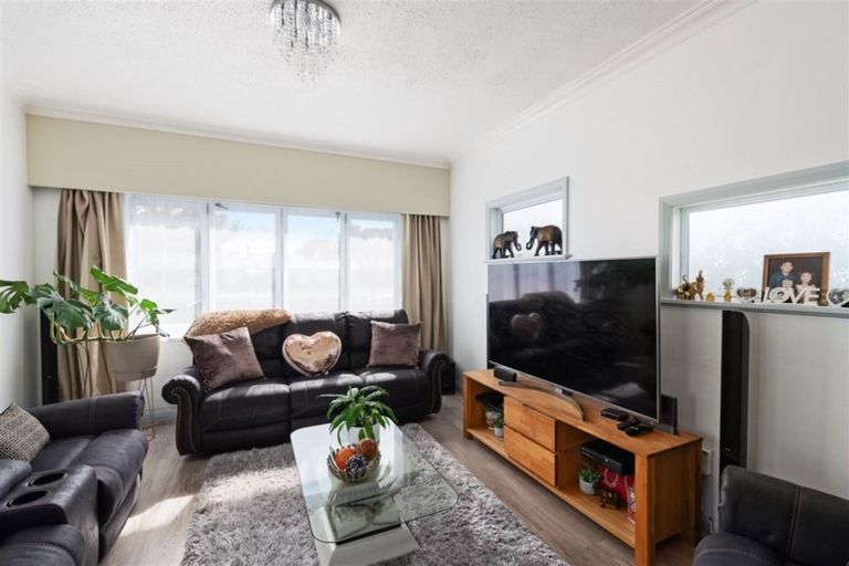 Photo of property in 15 Reeve Street, Levin, 5510