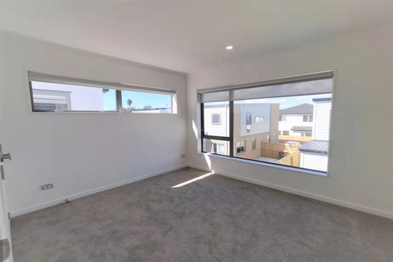 Photo of property in 51c Sunderlands Road, Half Moon Bay, Auckland, 2012
