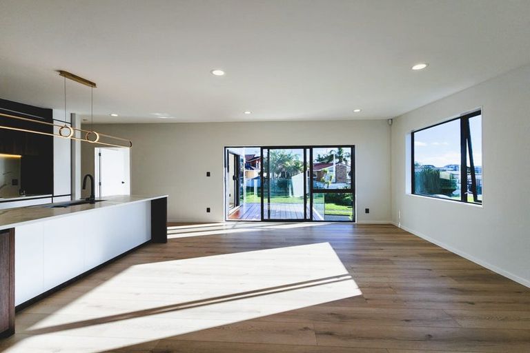 Photo of property in 2 Embling Place, Eastern Beach, Auckland, 2012