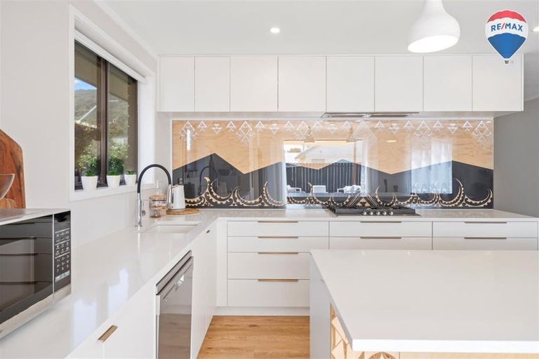 Photo of property in 17 Norton Park Avenue, Fairfield, Lower Hutt, 5011