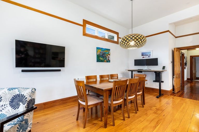 Photo of property in 24 Garfield Street, Brooklyn, Wellington, 6021