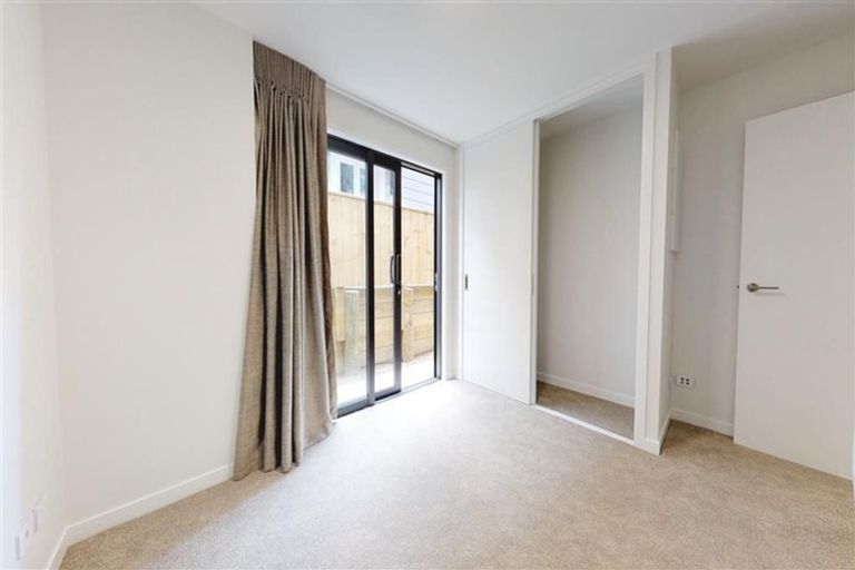 Photo of property in 2/17 Nairn Street, Mount Cook, Wellington, 6011