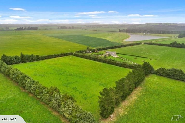 Photo of property in 102 Glews Road, Cust, Rangiora, 7471