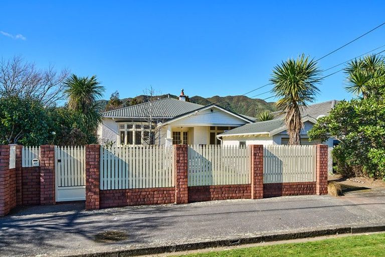 Photo of property in 29 Leighton Avenue, Waiwhetu, Lower Hutt, 5010