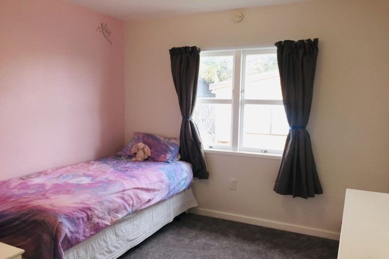 Photo of property in 2/622 East Coast Road, Pinehill, Auckland, 0630