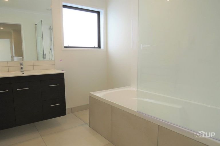 Photo of property in 16 Nugget Avenue, Hobsonville, Auckland, 0616