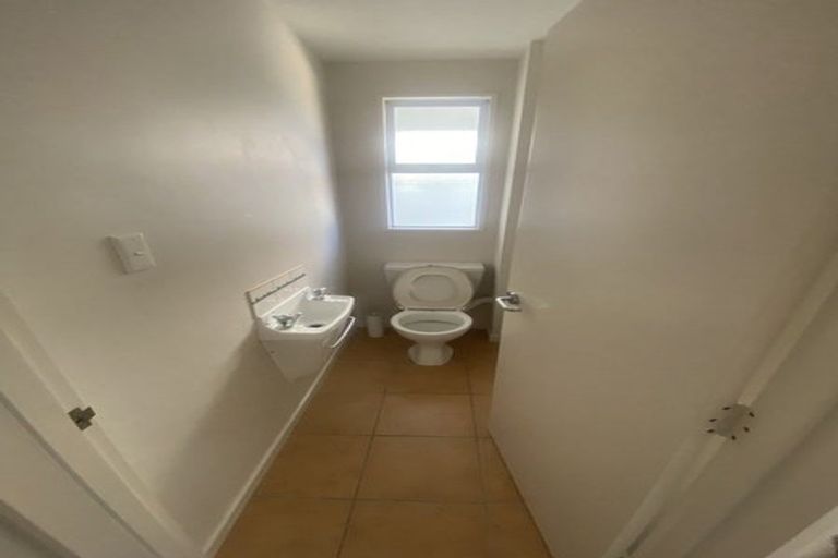 Photo of property in 1/5a Madeley Road, Mount Pleasant, Christchurch, 8081