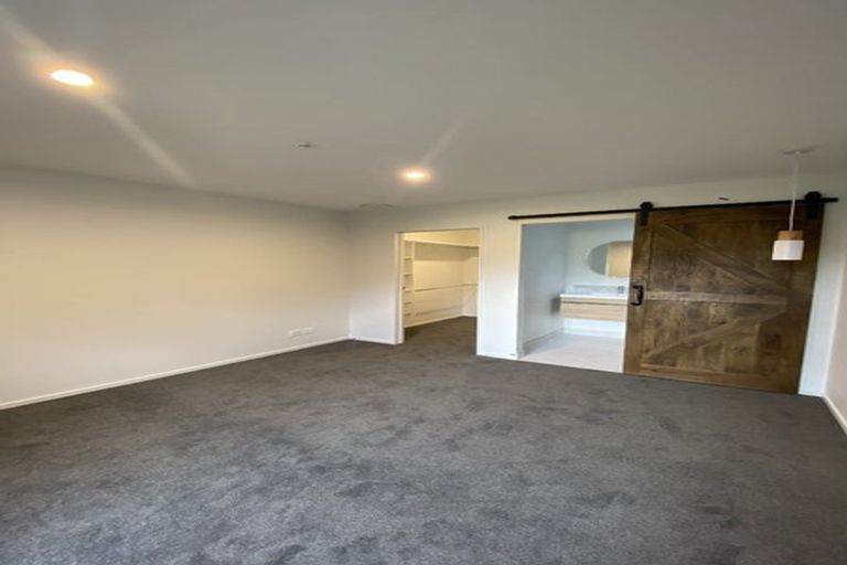 Photo of property in 105 Jack Hanley Drive, Jacks Point, Queenstown, 9371
