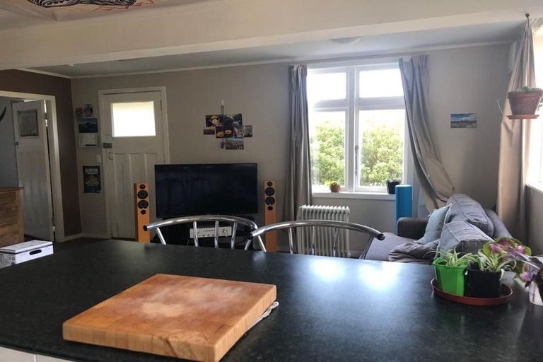 Photo of property in 2/44 Ribble Street, Island Bay, Wellington, 6023